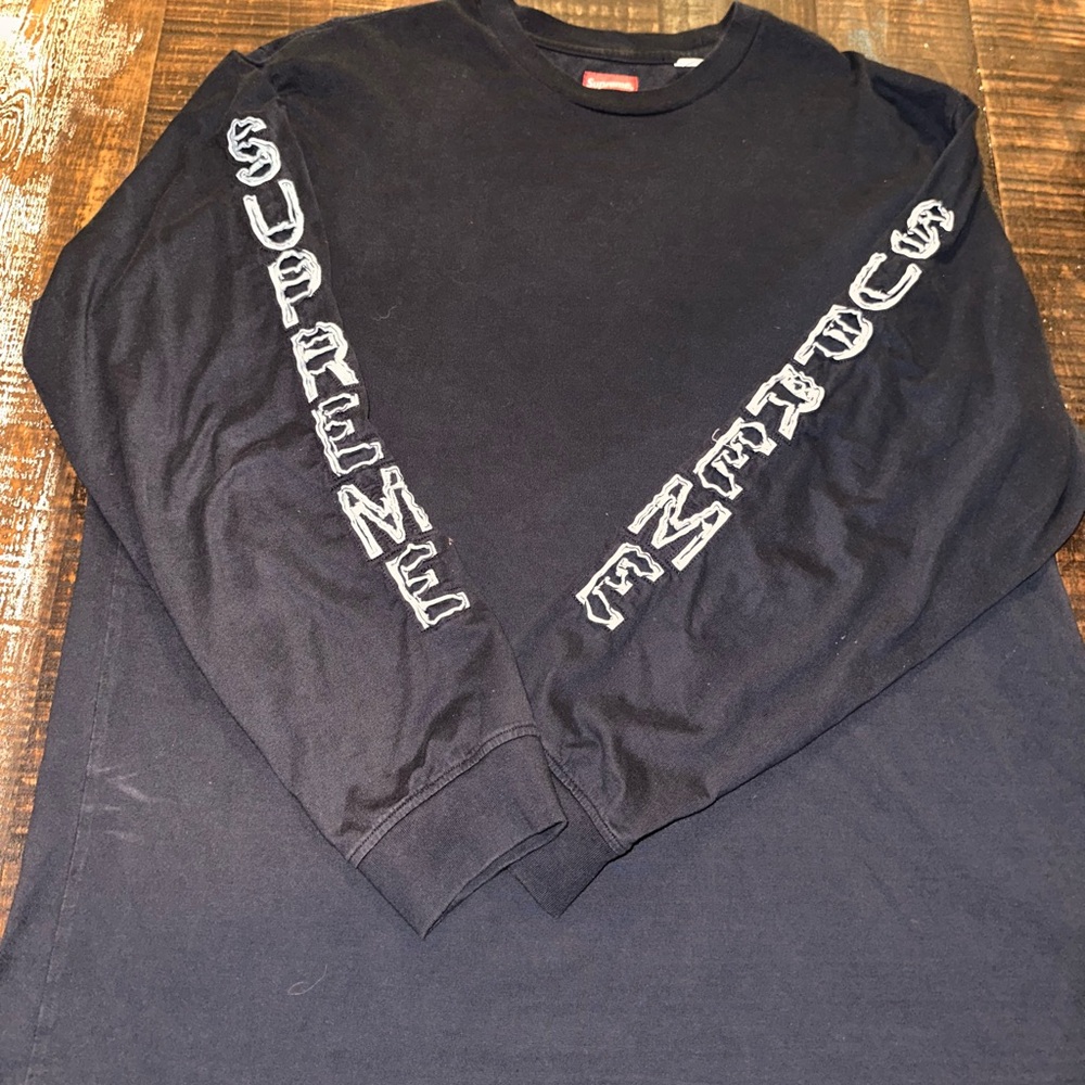 Mens Supreme xl, long sleeve tee! Like new!